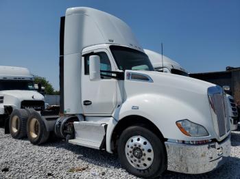  Salvage Kenworth Constructi