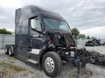  Salvage Freightliner Cascadia 1