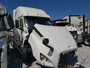  Salvage Freightliner Cascadia 1