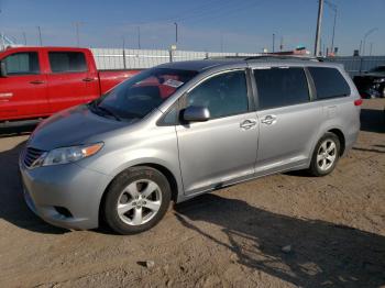  Salvage Toyota Sienna