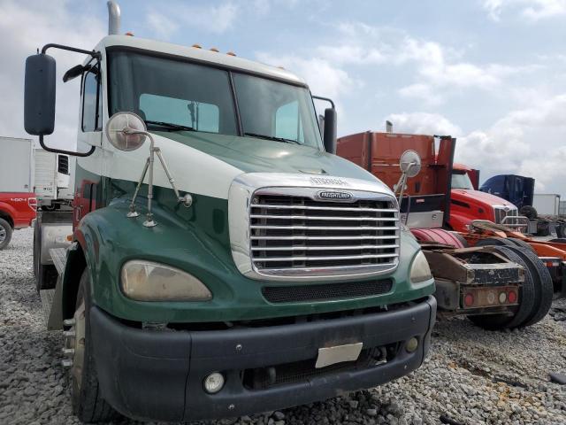  Salvage Freightliner Columbia 1