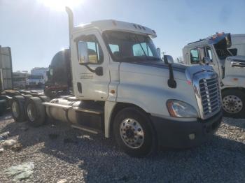  Salvage Freightliner Cascadia 1