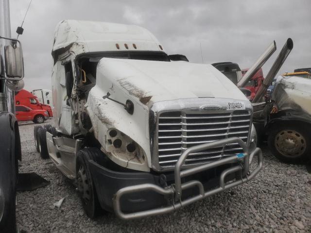  Salvage Freightliner Cascadia 1