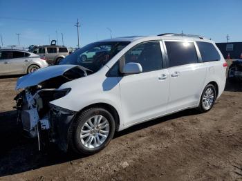  Salvage Toyota Sienna