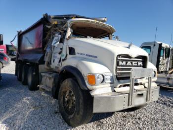  Salvage Mack 700 Cv700