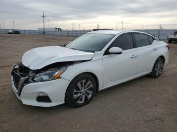  Salvage Nissan Altima