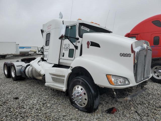  Salvage Kenworth Tractor