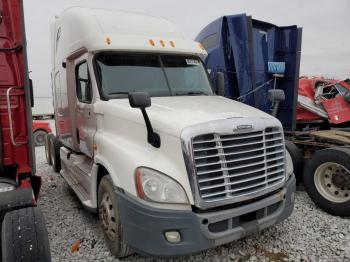  Salvage Freightliner Cascadia 1