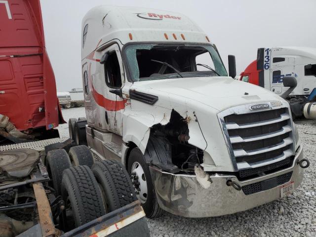  Salvage Freightliner Cascadia 1