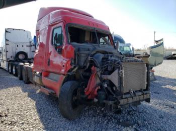  Salvage Freightliner Cascadia 1