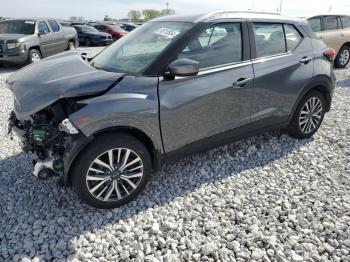  Salvage Nissan Kicks