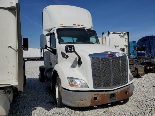  Salvage Peterbilt 579