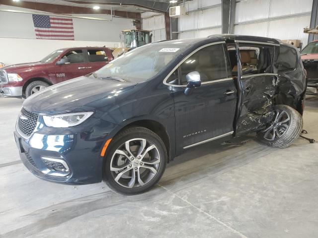  Salvage Chrysler Pacifica