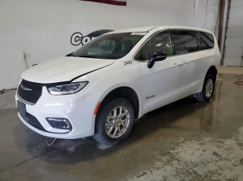  Salvage Chrysler Pacifica