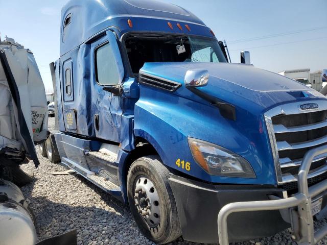  Salvage Freightliner Cascadia 1