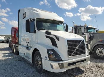  Salvage Volvo Vnl