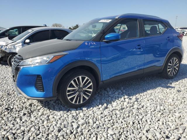  Salvage Nissan Kicks