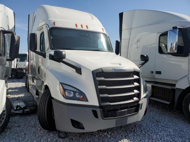  Salvage Freightliner Cascadia 1