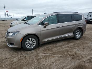  Salvage Chrysler Pacifica