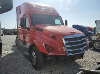  Salvage Freightliner Cascadia 1