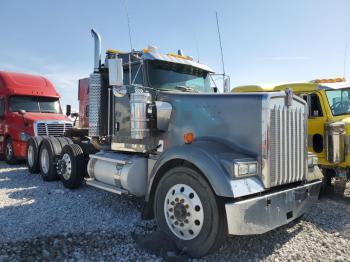  Salvage Kenworth Constructi