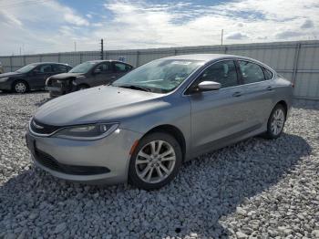  Salvage Chrysler 200