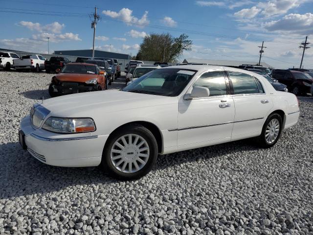  Salvage Lincoln Towncar