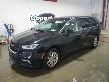  Salvage Chrysler Pacifica