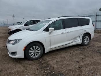  Salvage Chrysler Pacifica
