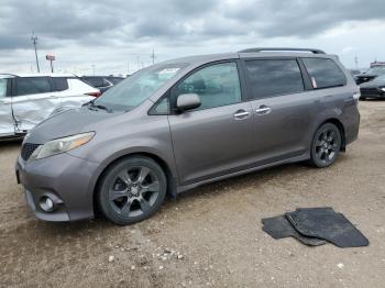  Salvage Toyota Sienna