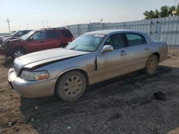  Salvage Lincoln Towncar