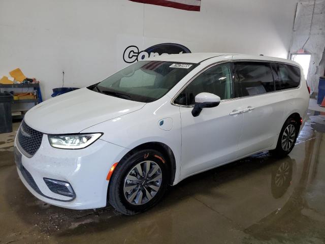  Salvage Chrysler Pacifica
