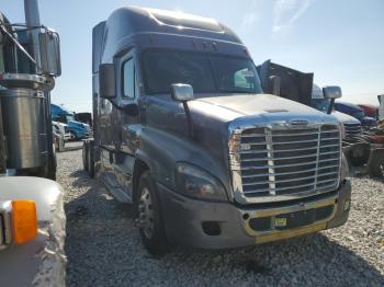  Salvage Freightliner Cascadia 1