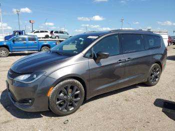  Salvage Chrysler Pacifica