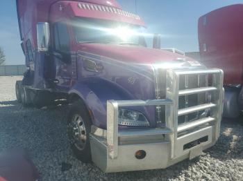  Salvage Peterbilt 579