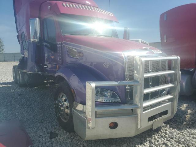  Salvage Peterbilt 579