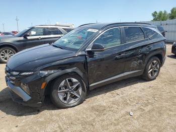  Salvage Hyundai TUCSON