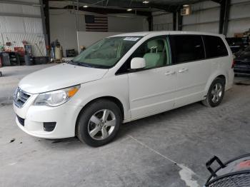 Salvage Volkswagen Routan