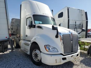  Salvage Kenworth Constructi
