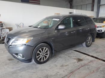  Salvage Nissan Pathfinder