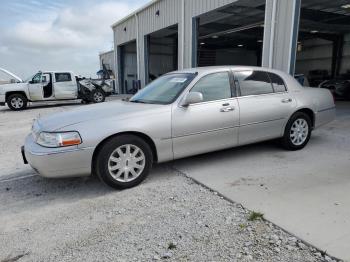  Salvage Lincoln Towncar
