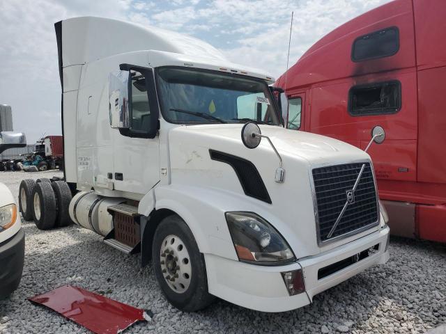  Salvage Volvo Vn