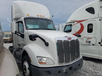  Salvage Peterbilt 579