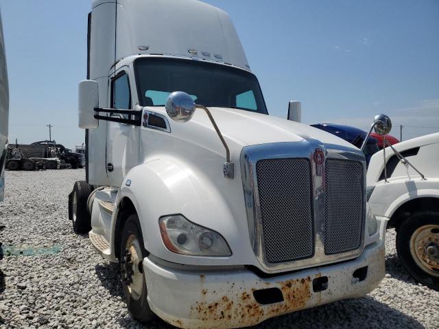  Salvage Kw Construction T680
