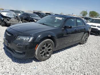  Salvage Chrysler 300