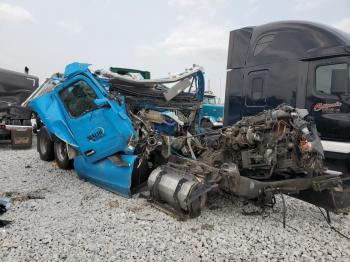  Salvage Peterbilt 579