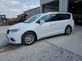  Salvage Chrysler Pacifica