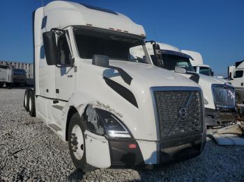  Salvage Volvo Vn