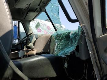  Salvage Freightliner Columbia