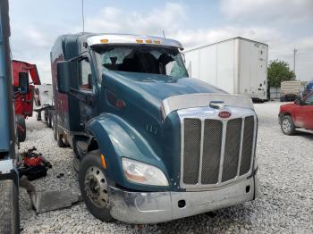  Salvage Peterbilt 579